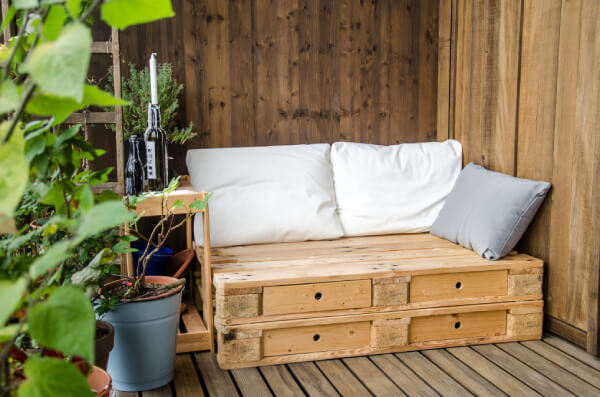 Pallet couch is an affordable deck idea